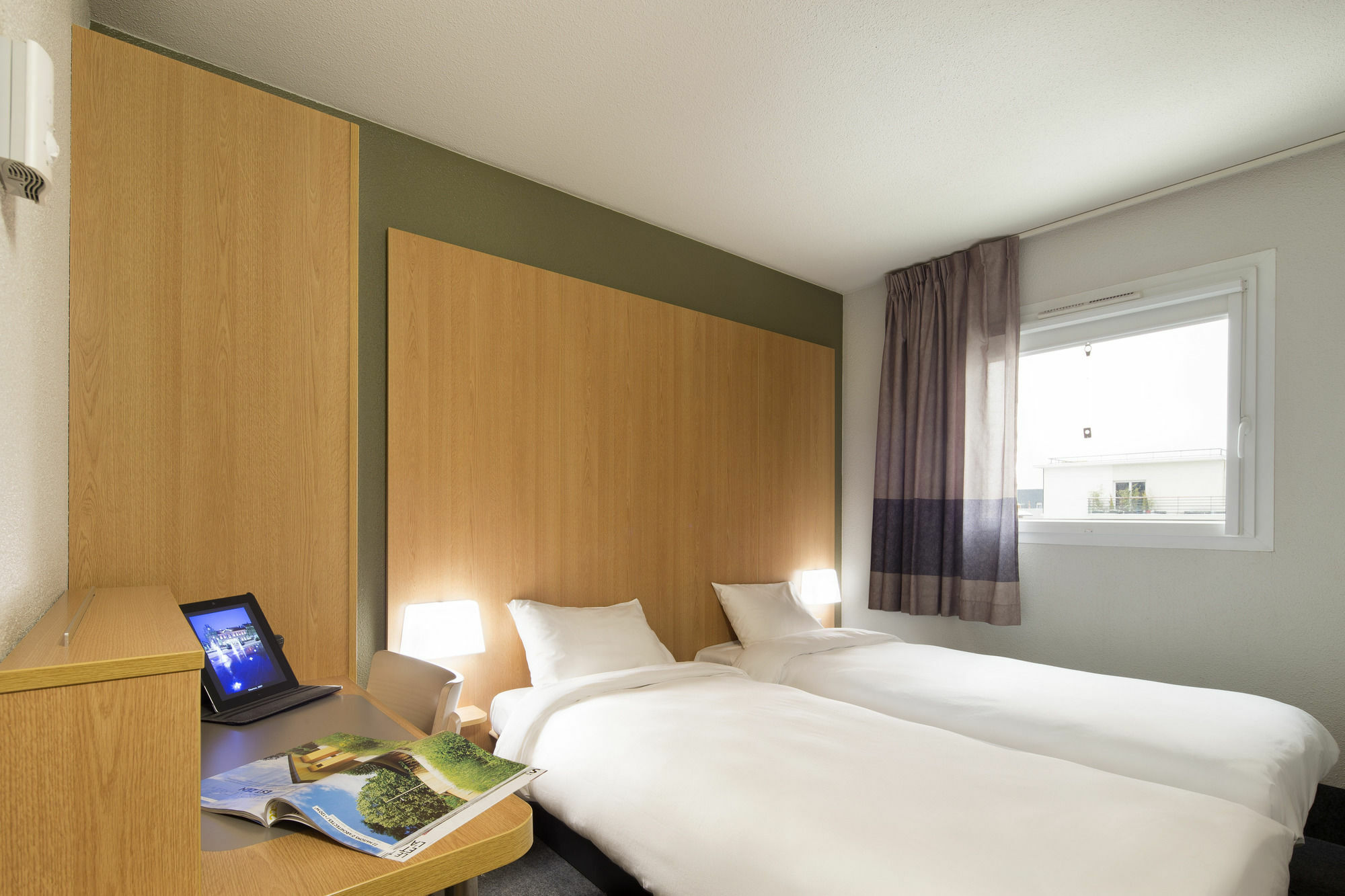 Hotel Inn Design Montluçon Kültér fotó